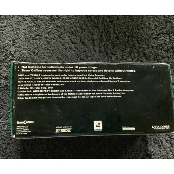 2005 Carl Edwards #99 Scotts Ford Auto Atlanta 1st Win 1/24 Nascar Diecast - Picture 3 of 4